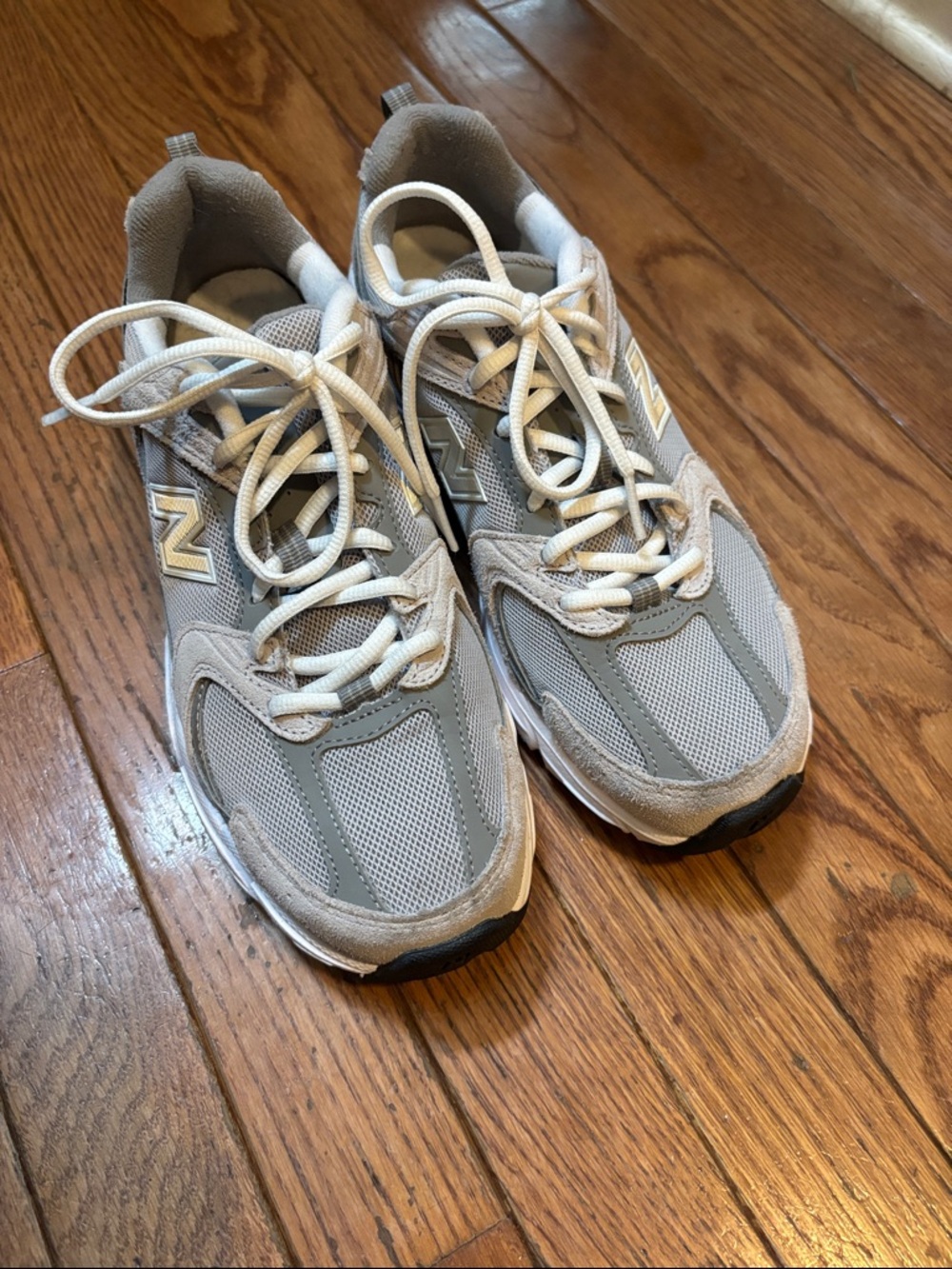 LIKE NEW New Balance 530 - Picture 5 of 5